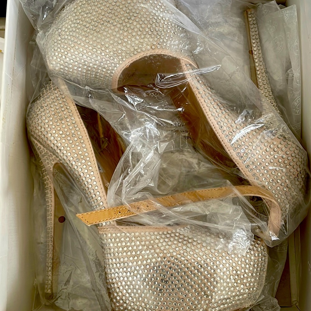 Shining to a Sparkle Platform high heel